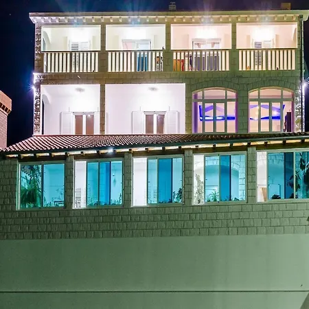 Mateo With Private Pool * Gruda