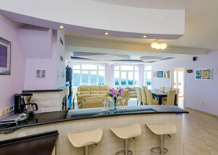 Mateo With Private Pool