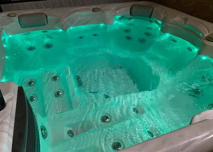 Mateo With Private Pool Villa *