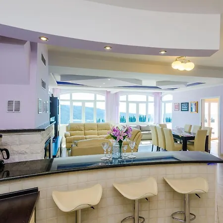 Mateo With Private Pool