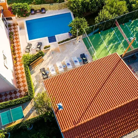 Mateo With Private Pool Вилла Груда