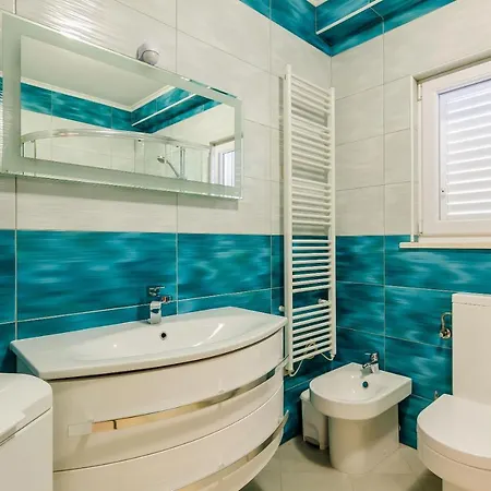 Mateo With Private Pool Вилла *