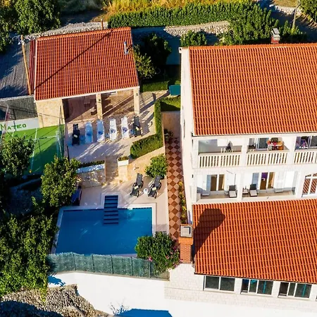 Mateo With Private Pool